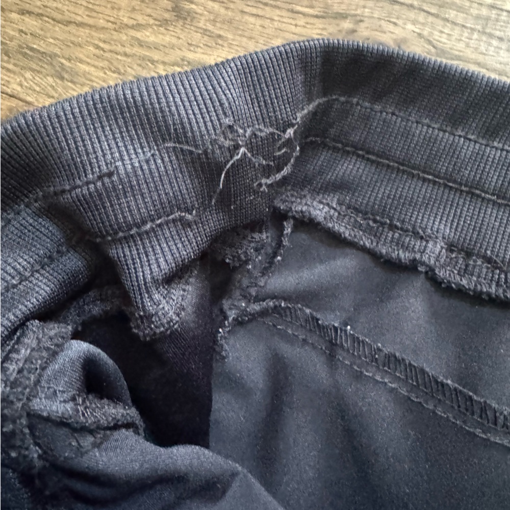 Fabletics On-Call Scrub Joggers - Picture 4 of 5